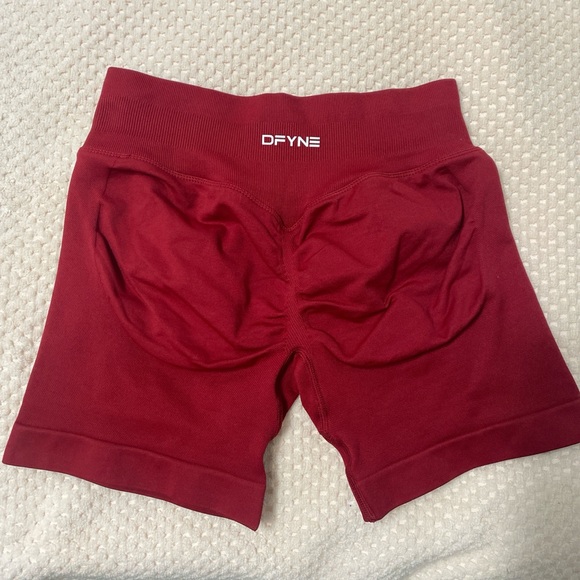 Crimson Red Dfyne Impact 4.5” Shorts Size Small - Picture 2 of 3
